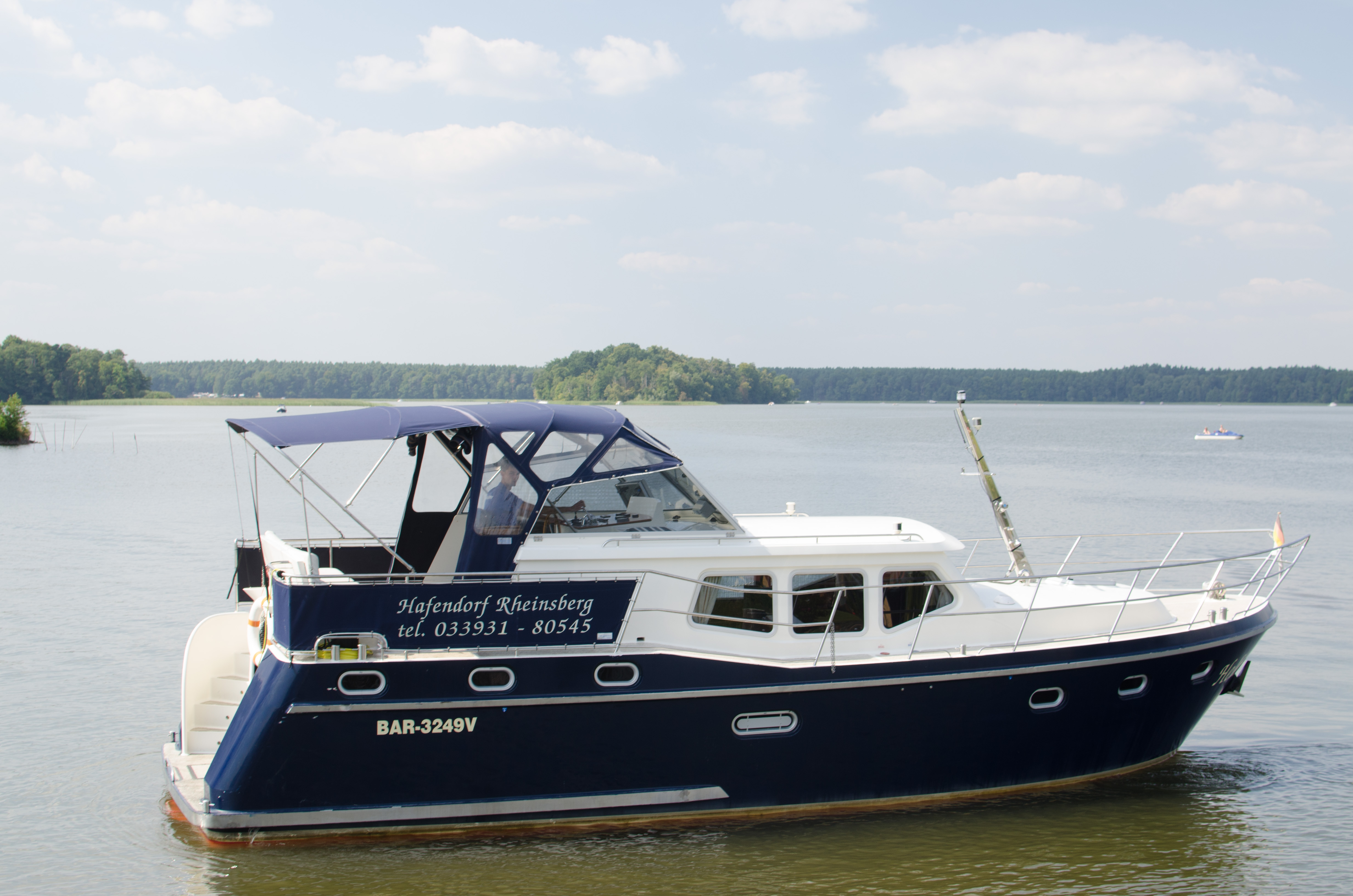 Hausboote und Motoryachten chartern bei Lanke Charter